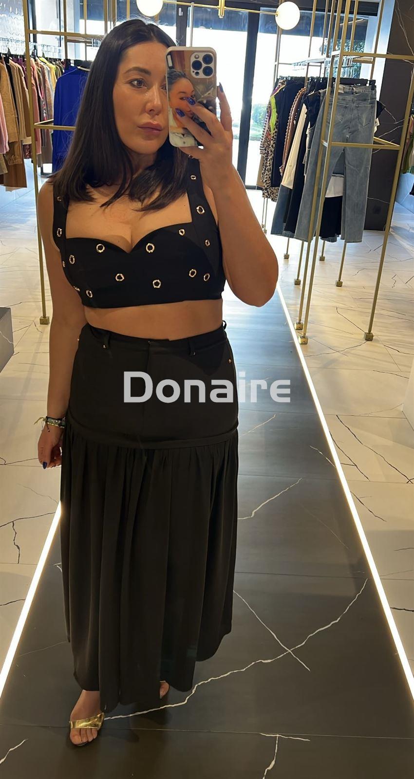 Crop top negro arandelas doradas Koralline - Imagen 1