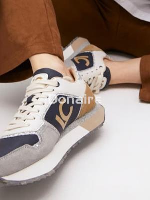 Zapatilla deportiva con suela personalizada y animal print Lola Casademunt - Imagen 2